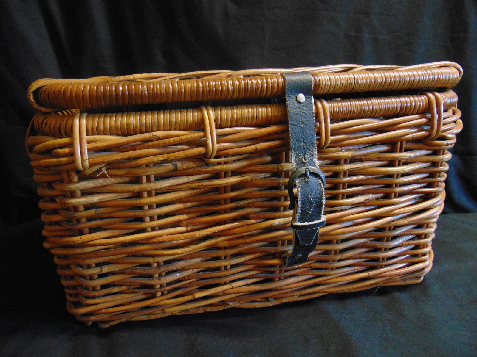 Vintage Wicker Basket Fishing Creel
