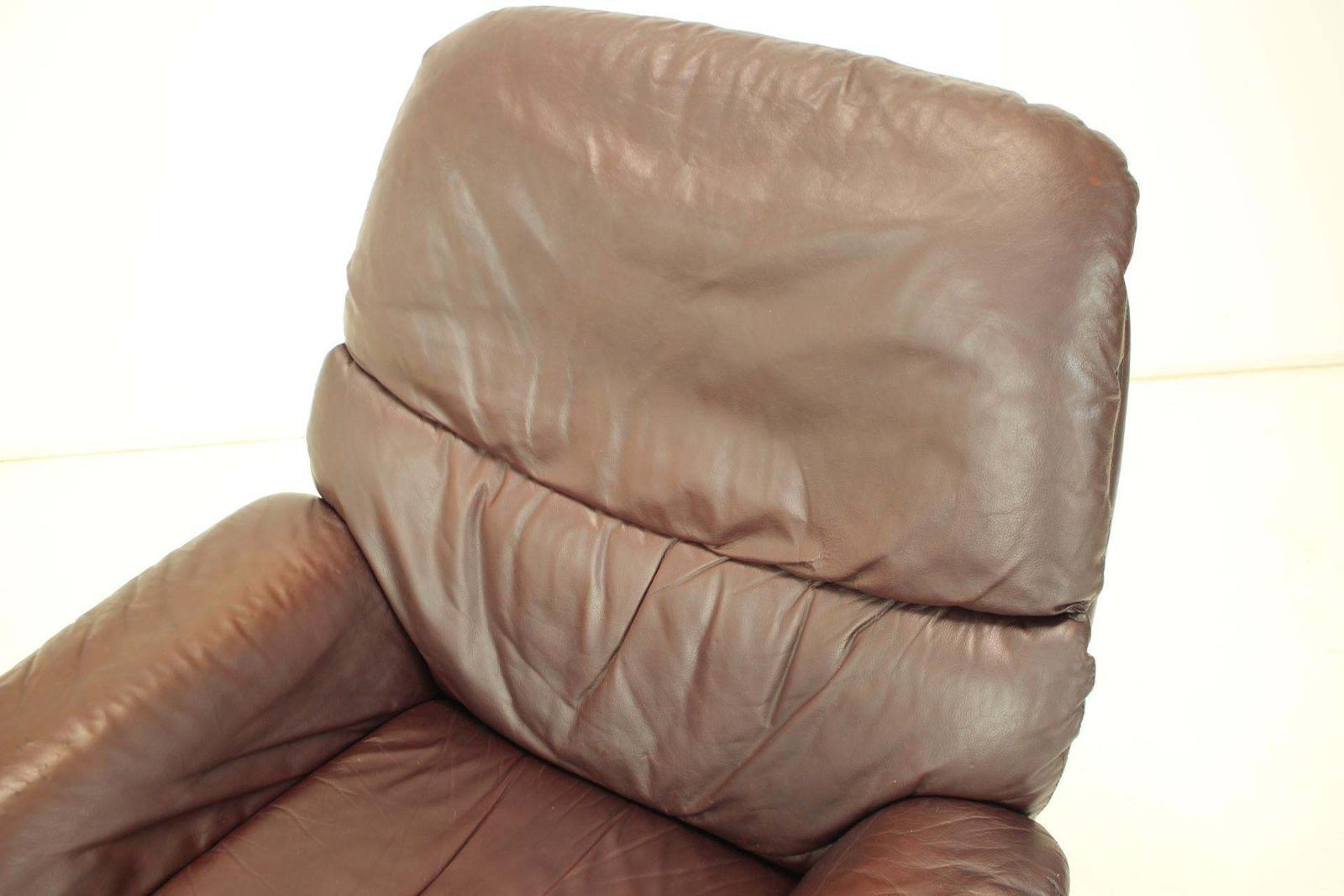Furniture Large Scandinavian Adjustable Leather Armchair By Peem, 1970s, Finland photo