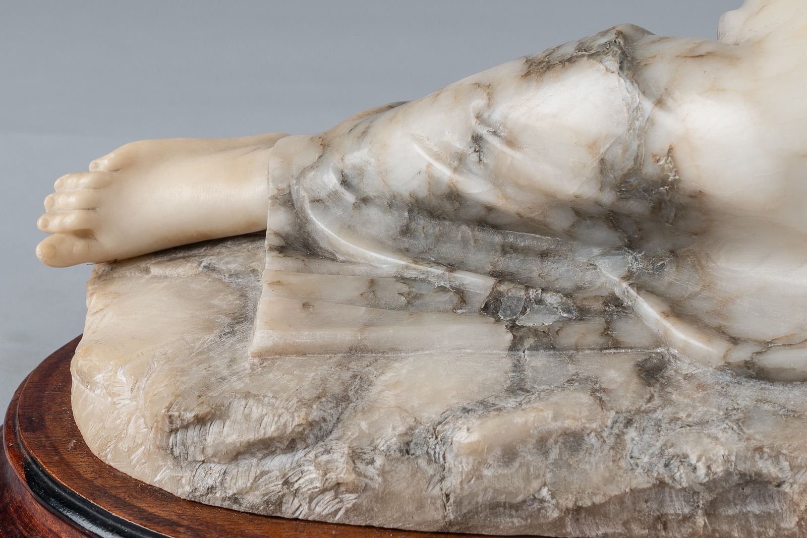 photo buy Stunning Italian Two Tone Carved Alabaster Sculpture By Gugielmo Pugi