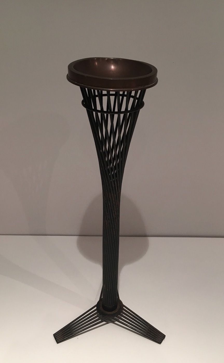Ashtray In Brass On Foot In Black Lacquered Metal Wire