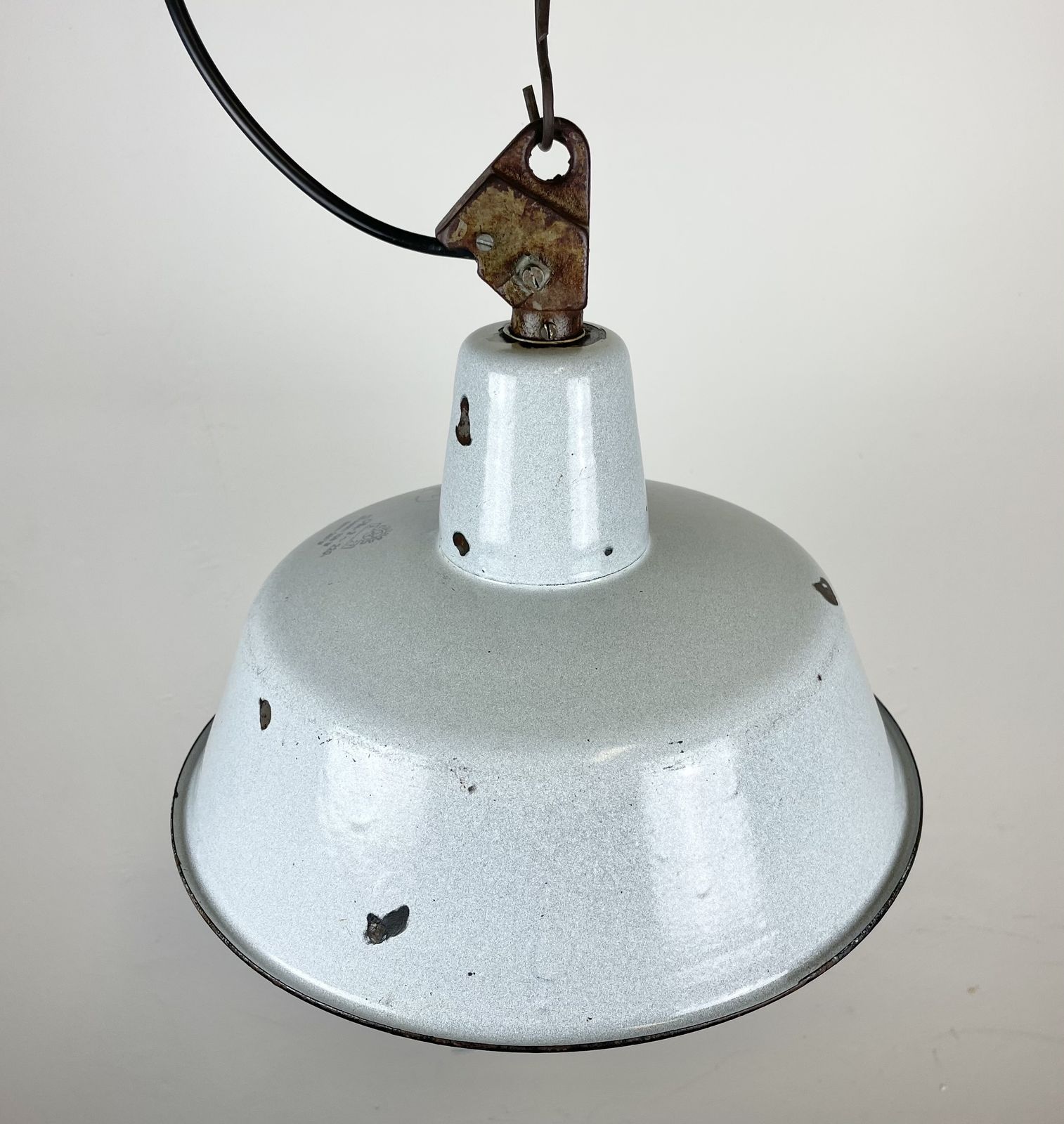 199.0 Industrial Grey Enamel Factory Lamp With Cast Iron Top, 1960s  2x photo