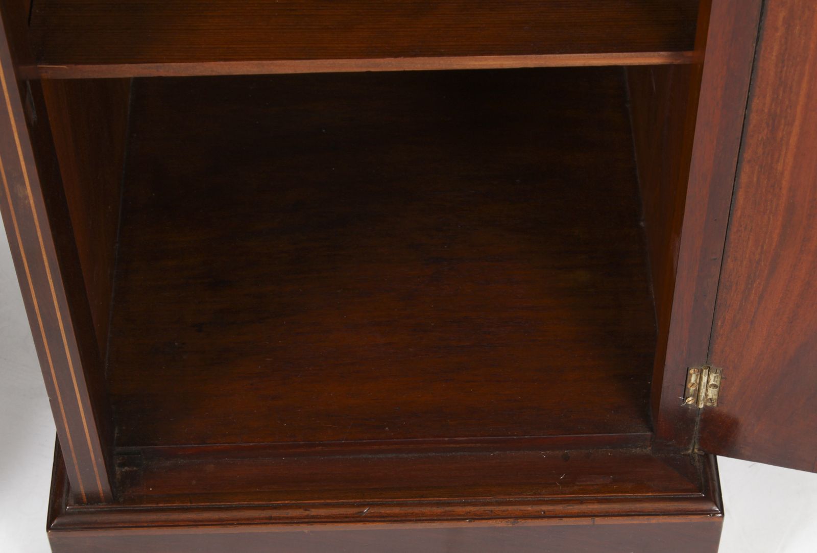 photo vintage Pair Edwardian Mahogany Marquetry Bedside Chests 19th C