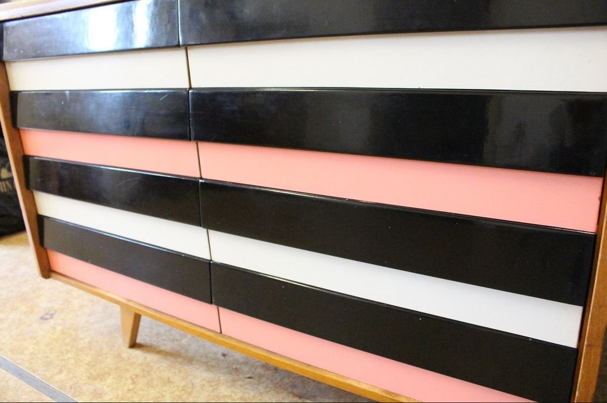 Model U453 Dressoir door Jiří Jiroutek voor Interier Praha, jaren 1960 photo vinterior