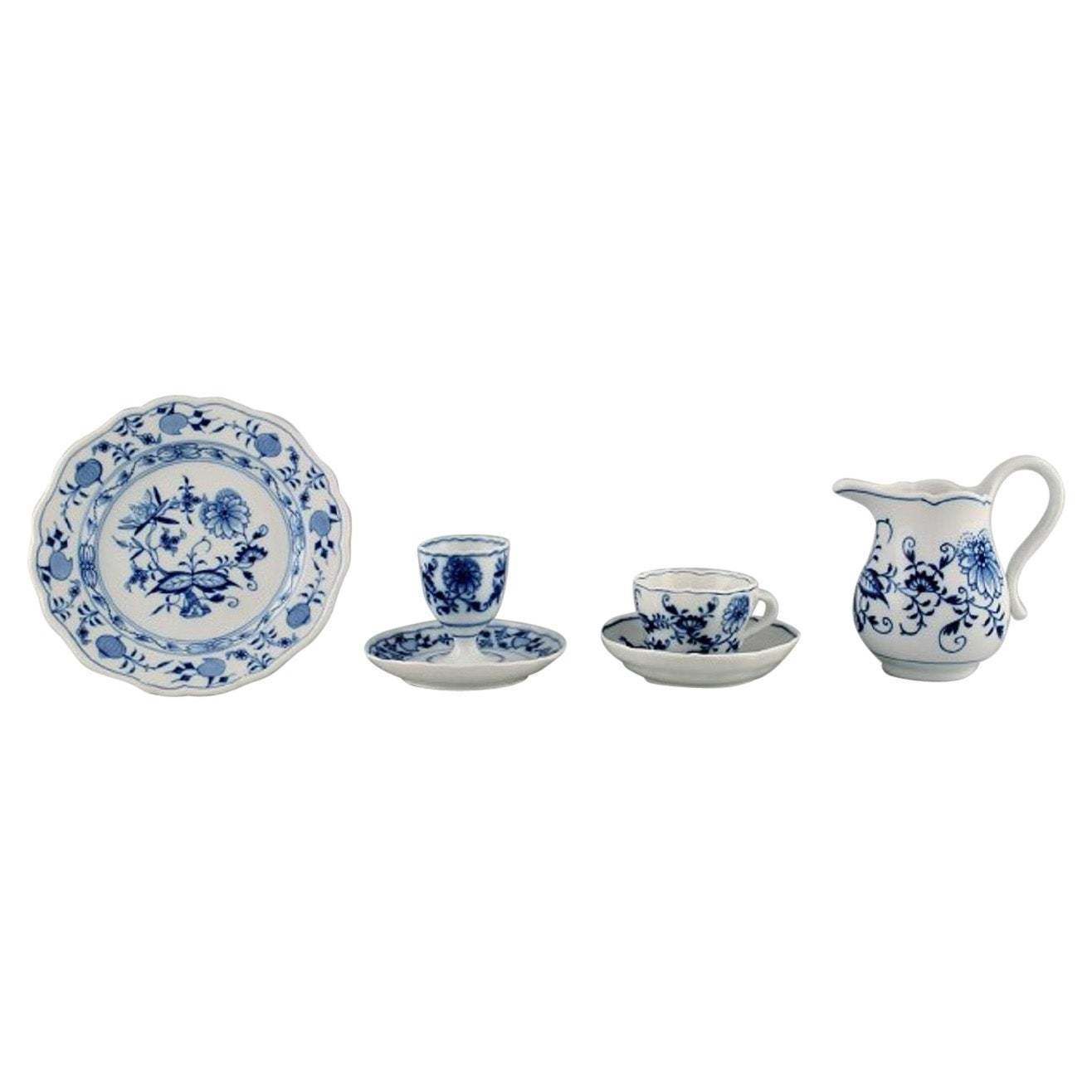 Meissen Blue Onion Egoist Coffee Service In Hand Painted Porcelain, Approx. 1900