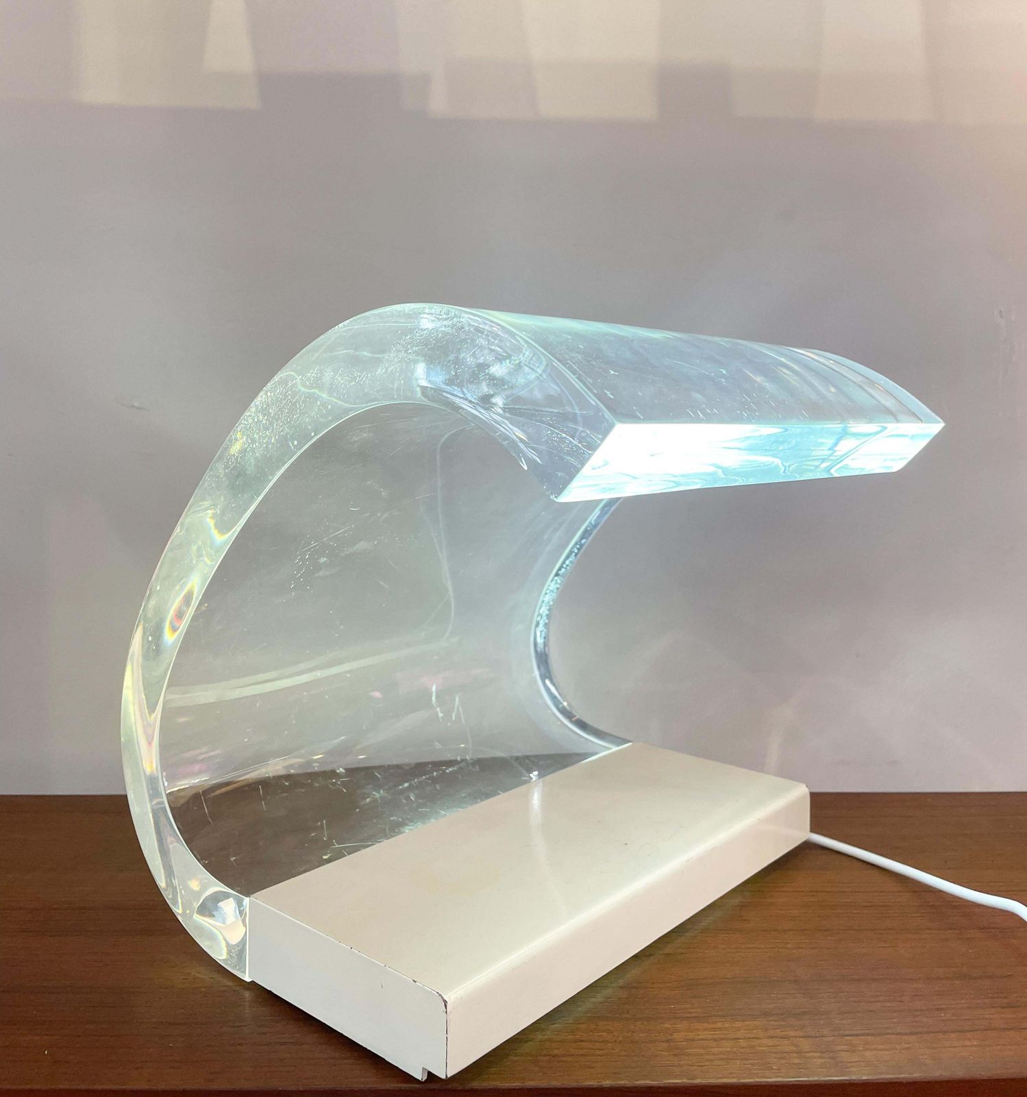 Mid Century Plexiglass White Table Lamp Model ''Acrilica" By Joe Colombo, Italy photo Lighting
