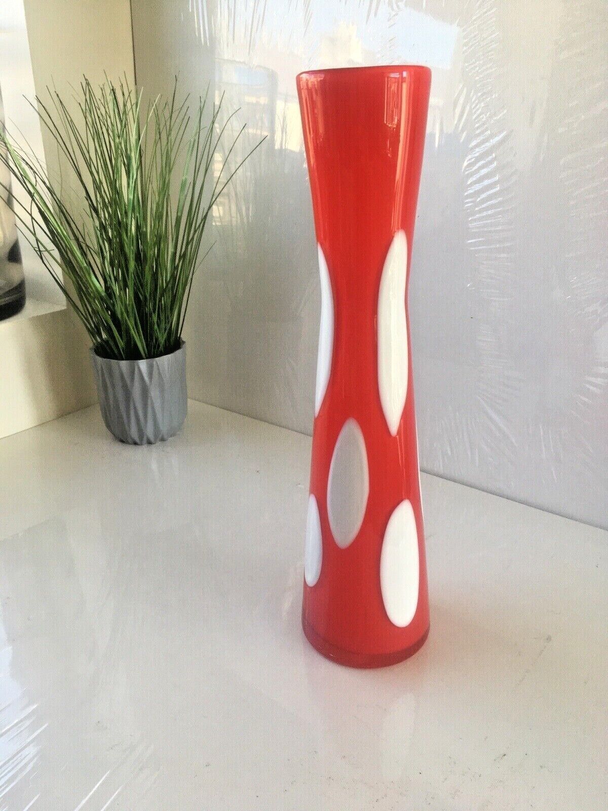 Vintage Retro Pop Art Red White Dot Bubble Spots Funky 70's Space Age Style Vase photo vintage