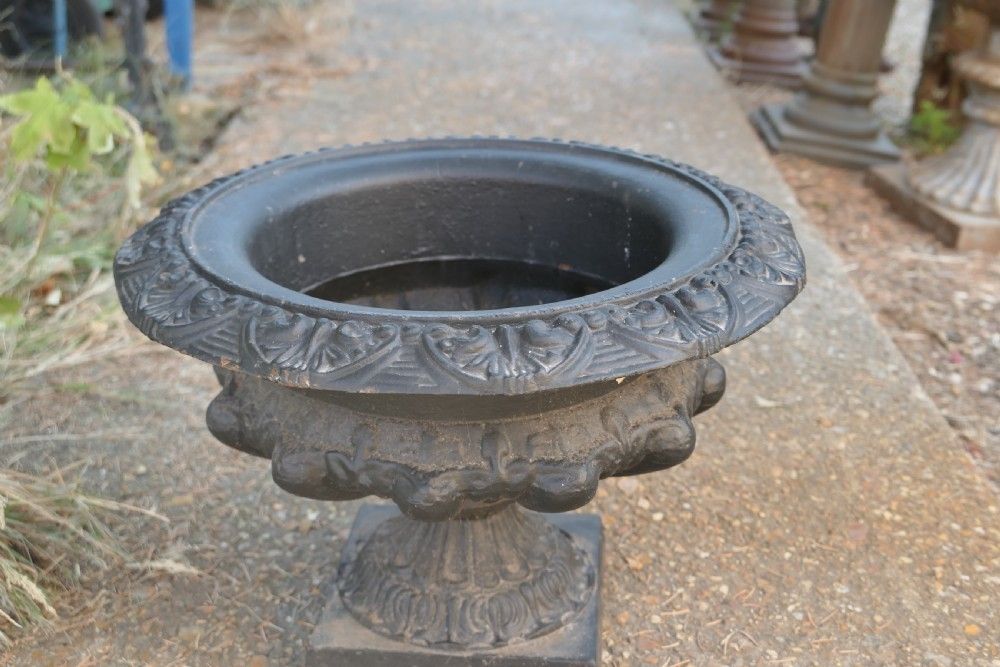 Wide Cast Iron Urn, Garden Planter photo vinterior