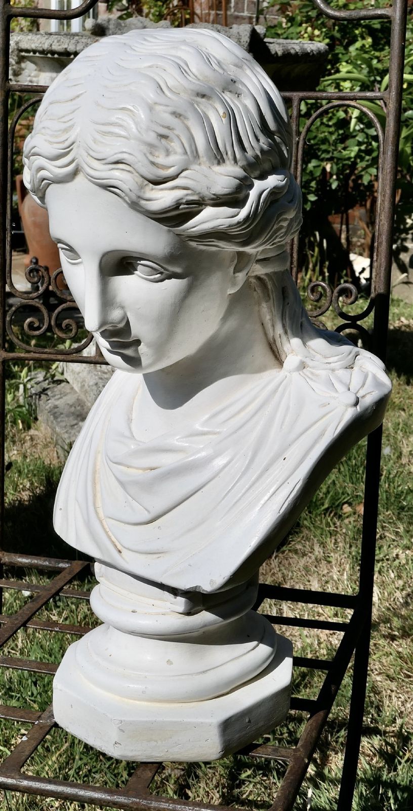 A Good Large Bust Of A Roman Lady In The Pre Raphealite Style