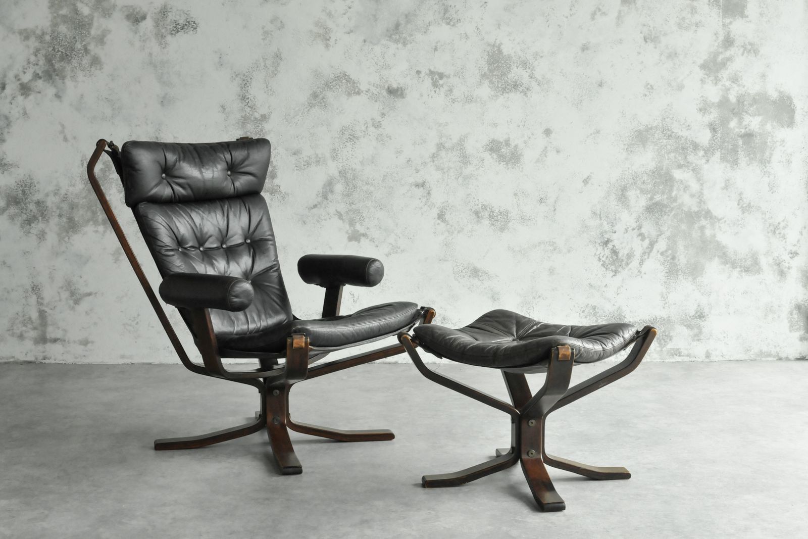 Superstar Armchair And Footstoo photo 3621.0