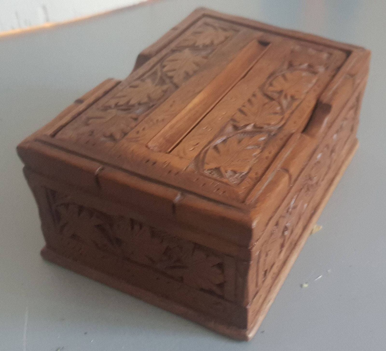 Wooden Cigarette Box Hand Carved Pop Up Dispenser Vintage Leaf & Vine Design English Folk Art Treenware Made In England Vintage Box 1920's