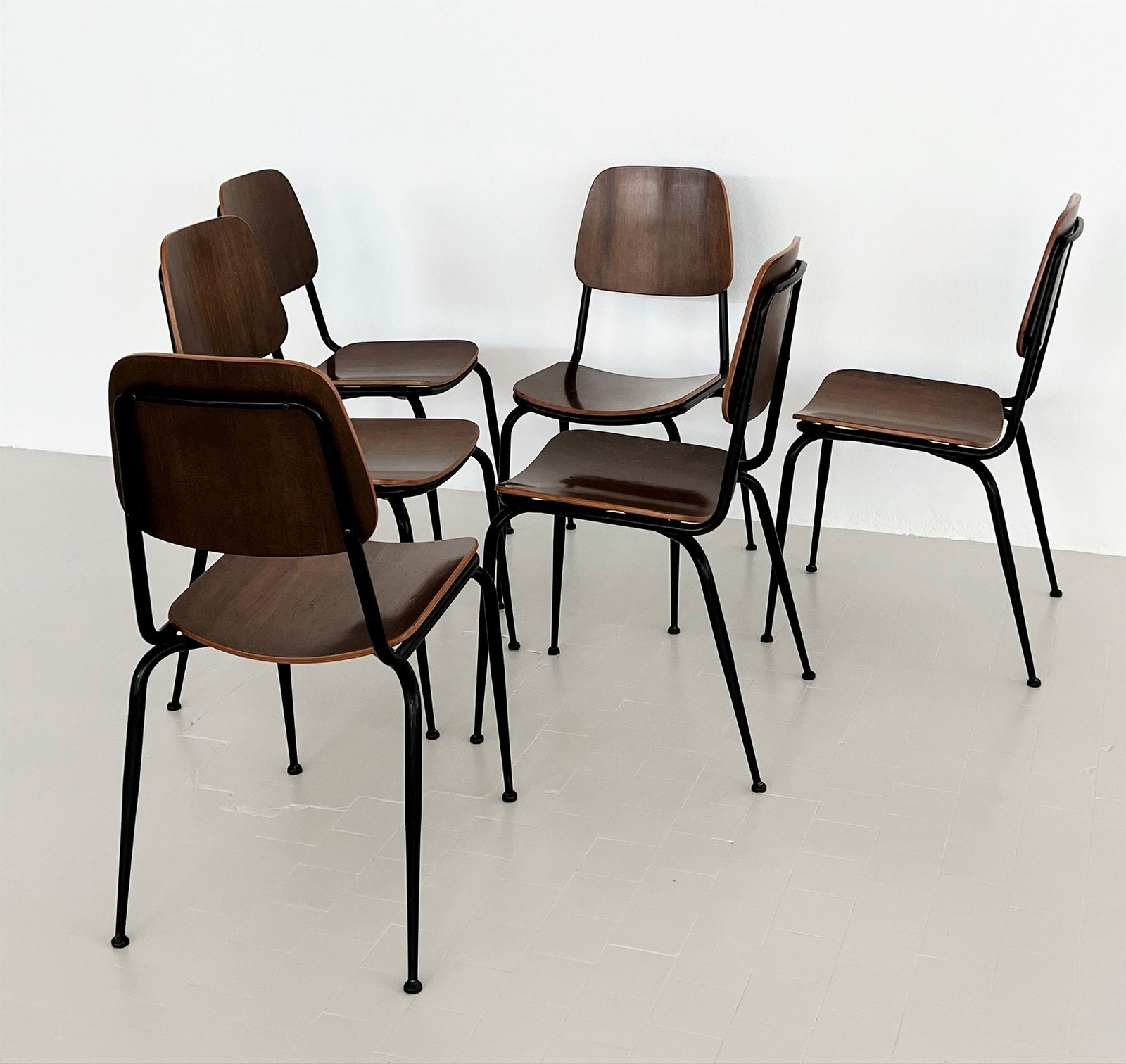 Italian Midcentury Plywood Nutwood Chairs By Velca Legnano, 1960s photo vintage