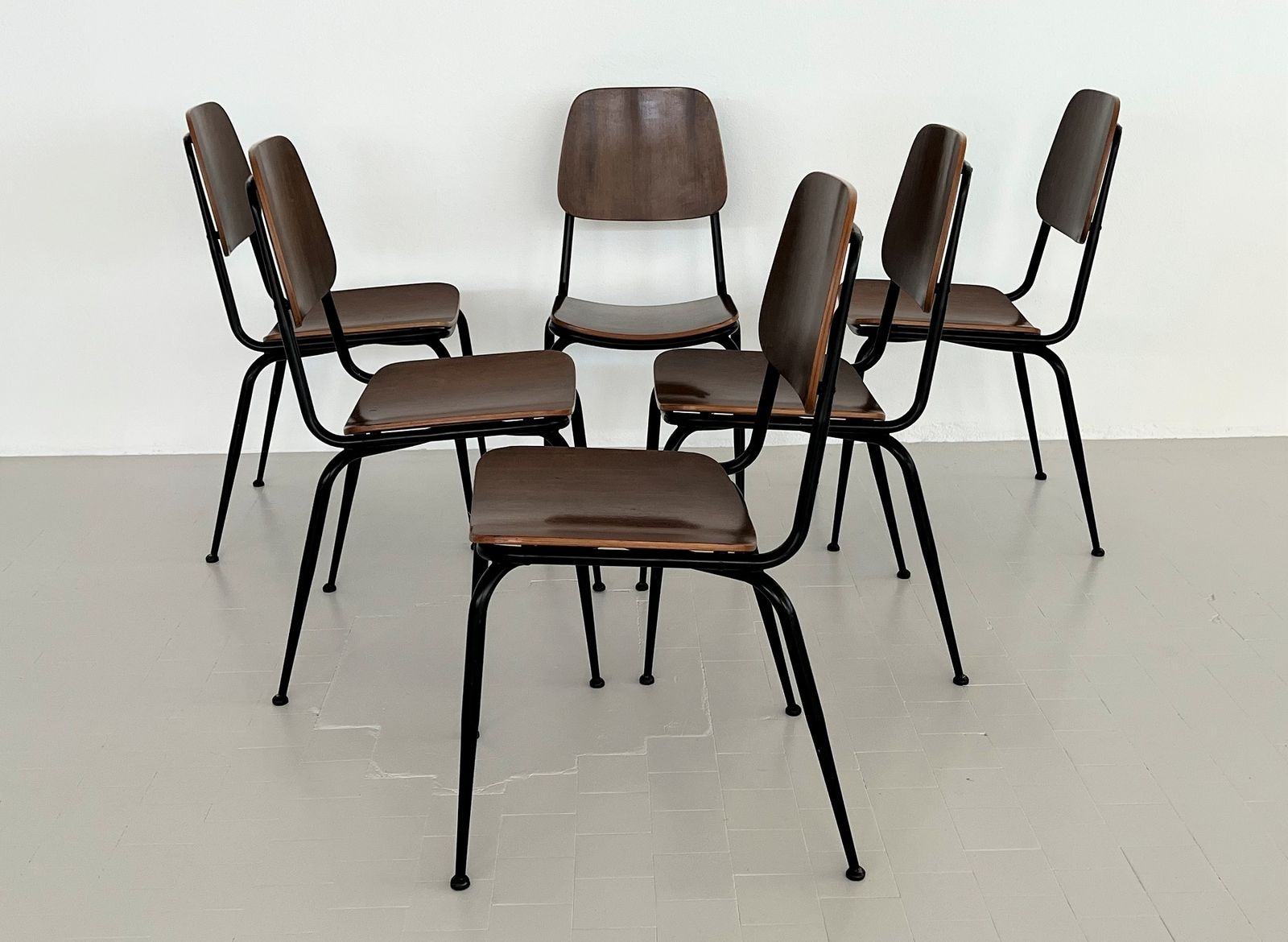 photo vintage Italian Midcentury Plywood Nutwood Chairs By Velca Legnano, 1960s