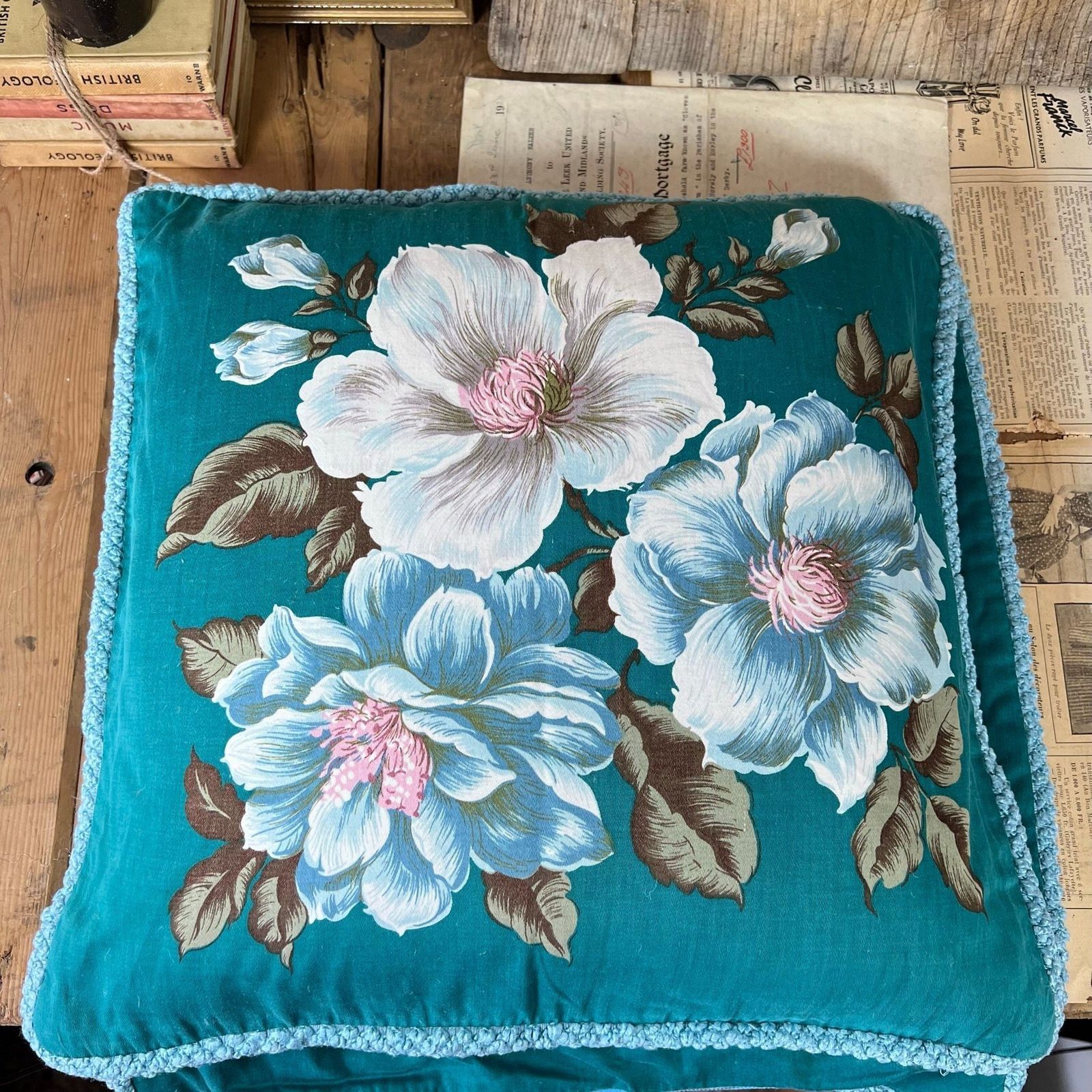 Set Of Four Stunning Mid Century Floral Scatter Cushions  Electric Blue Teal photo buy