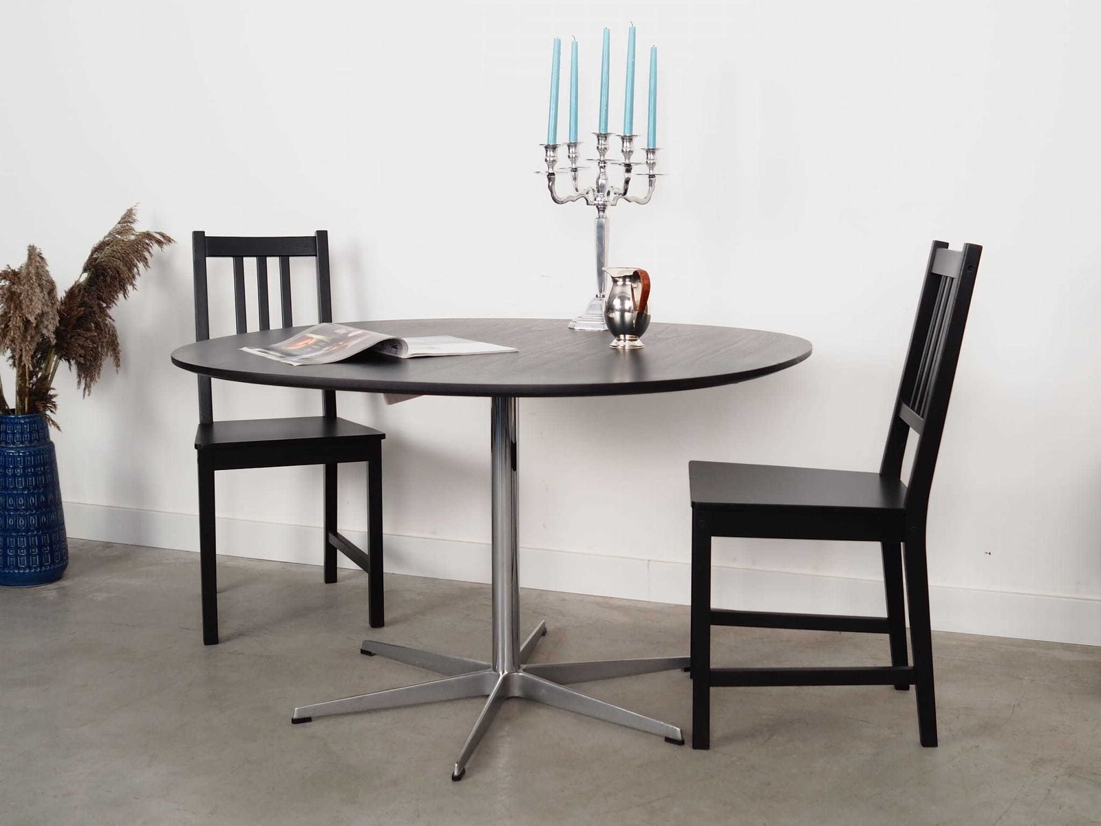 Essen Tafel, Deens Design, Ca. Jaren 1960, Ontwerper: Arne Jacobsen, Fabrikant: Fritz Hansen photo for sale