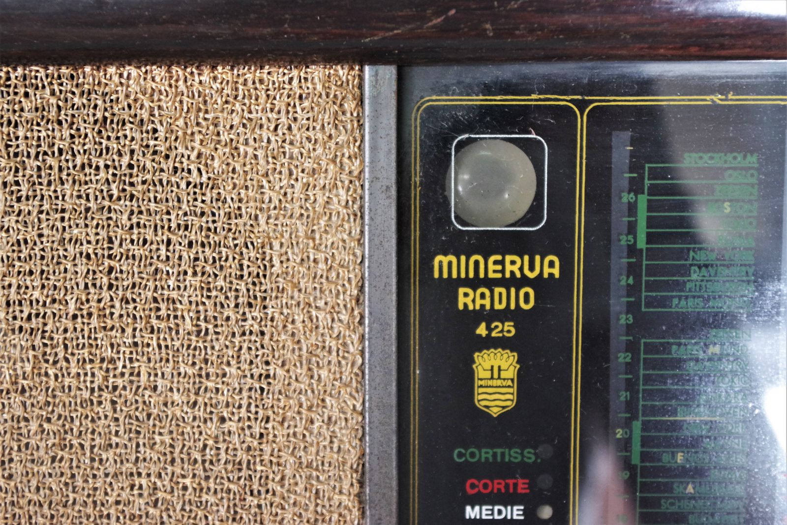 Radio Minerva 425, 1941 1942 photo furniture