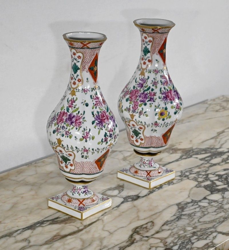 Pair Of Vases From The Samson Manufacture, 19th Century photo for sale