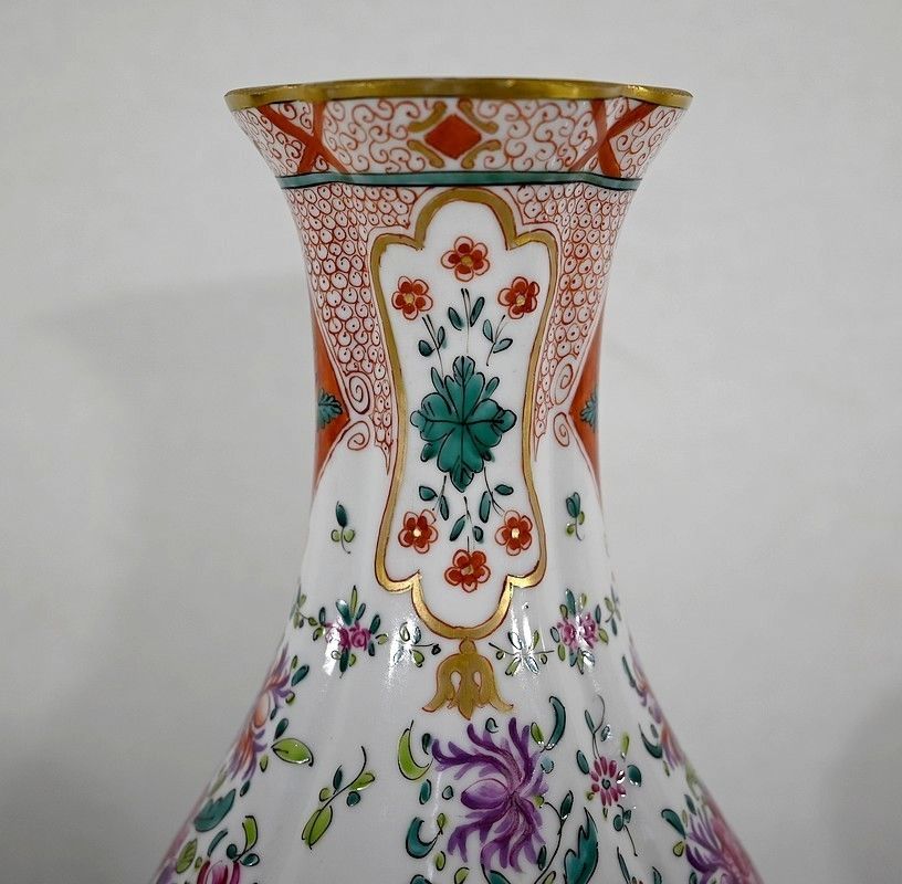 photo furniture Pair Of Vases From The Samson Manufacture, 19th Century