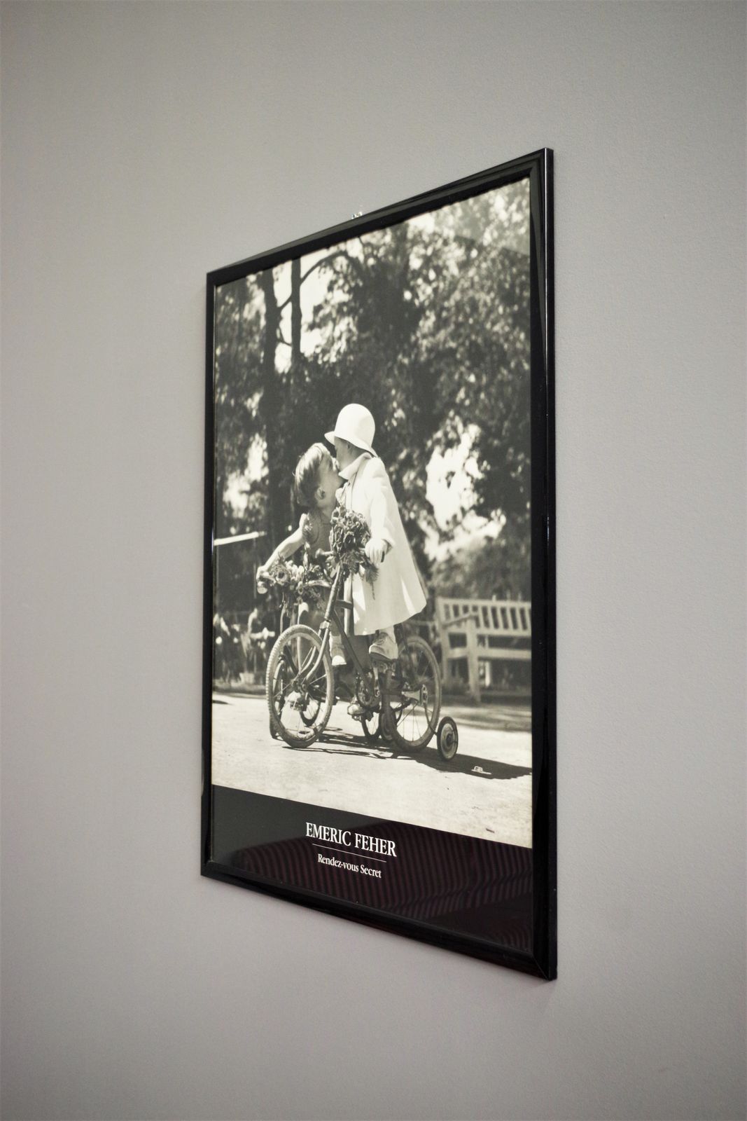 Black And White Print. Children Kissing On The Tricycle, 2000 photo vinterior