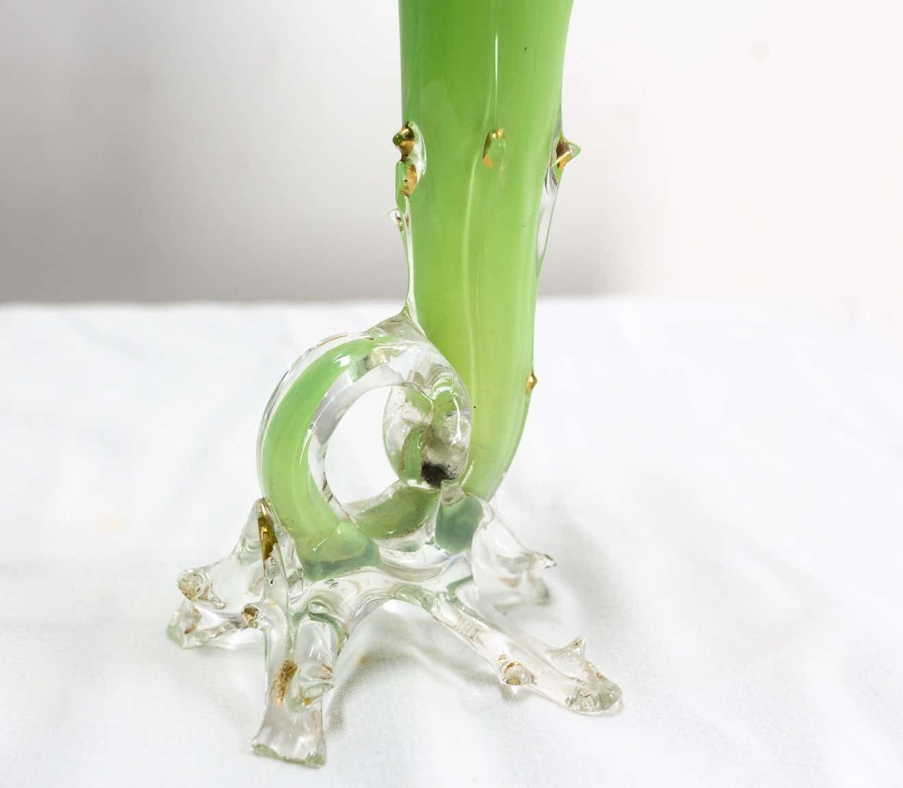 Vase soliflor français en verre vert et doré, imitation tige de rose, vers 1960 photo furniture