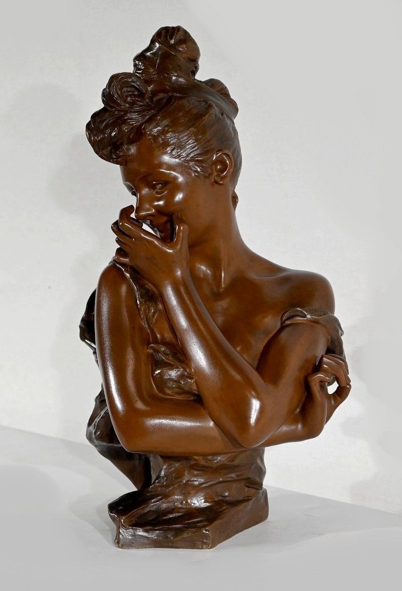 Bronze “Young Mischievous Woman” By G. Van Der Straeten, Art Nouveau – Late 19th Century