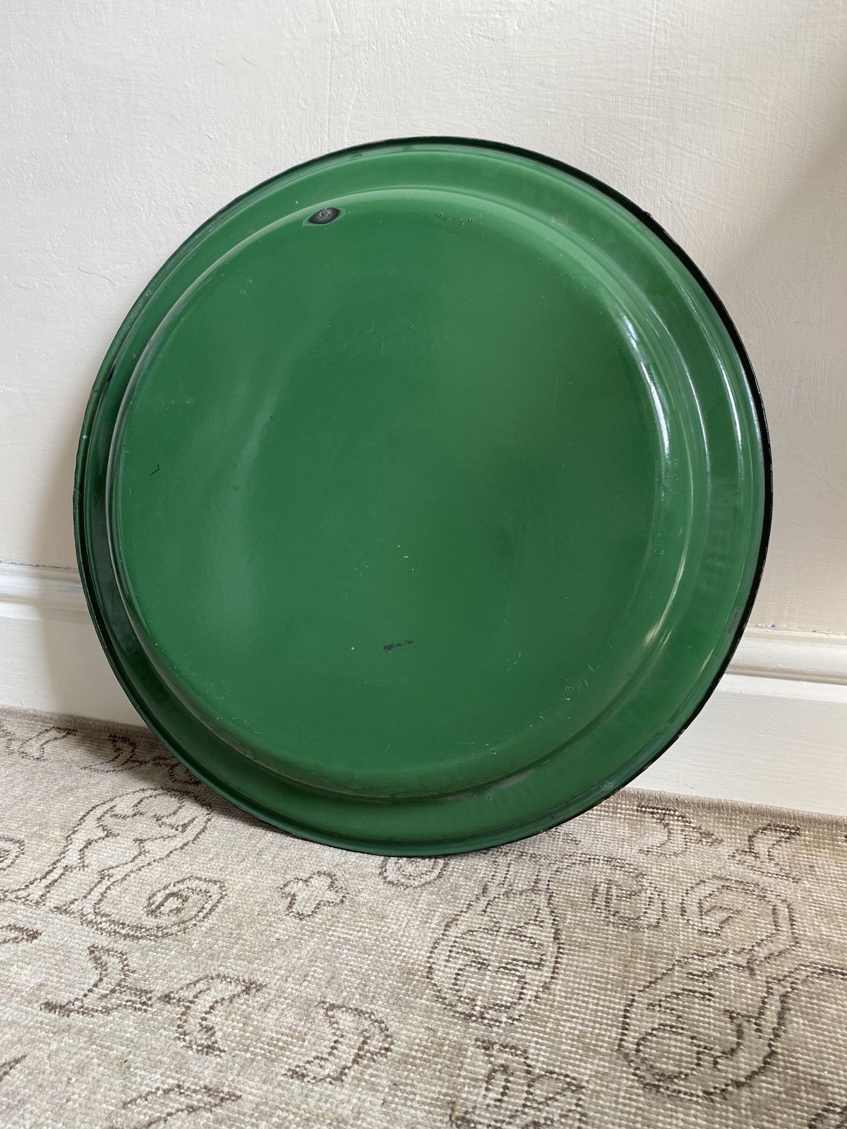 Green Enamel Cocktail Tray Platter With Drinks Party Motifs, Hand Painted Mid Century French Metal Serving Dish Charger C.1970 1970s photo vinterior