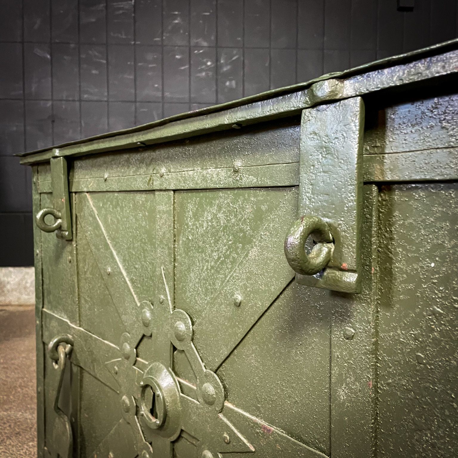 photo buy Antique 18th Century Strongbox / Armada Chest – Green – Extra Large