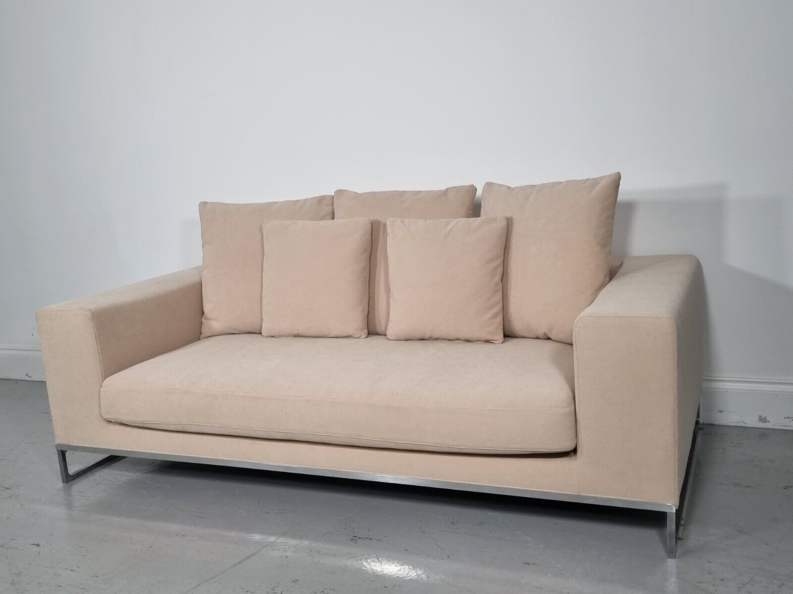 Bb Italia Dadone Sofa In Cream Chenille Fabric In Immaculate Condition photo for sale