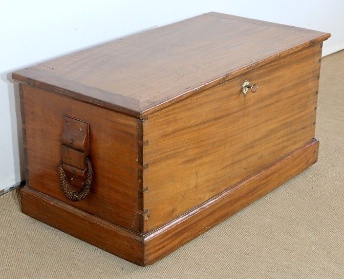 Mahogany Travel Trunk   2nd Half Of The 19th Century photo furniture