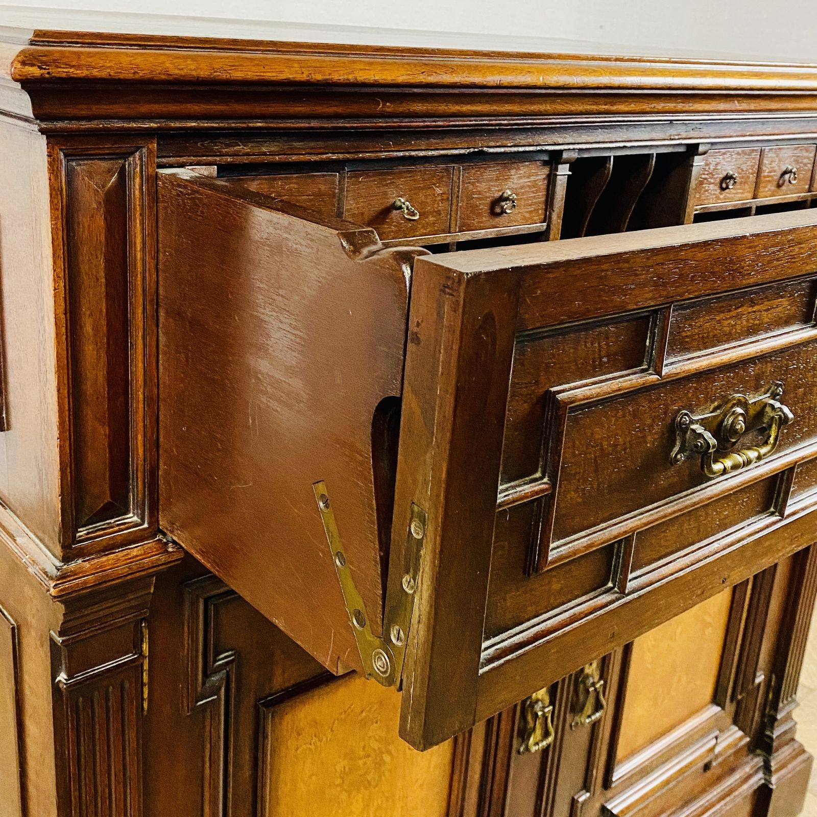 photo vintage Antique English Secretaire, 19th Century