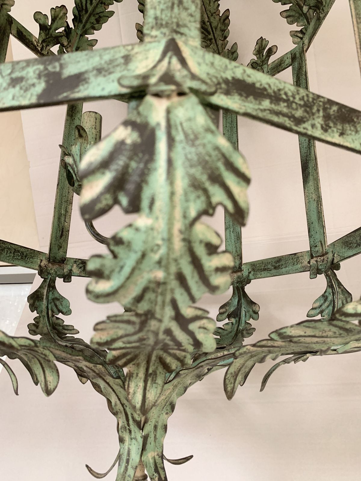 photo furniture Chandelier In Green + Argilla Metal Big And Impressive  Wrought Iron Florentine Art Made In Italy