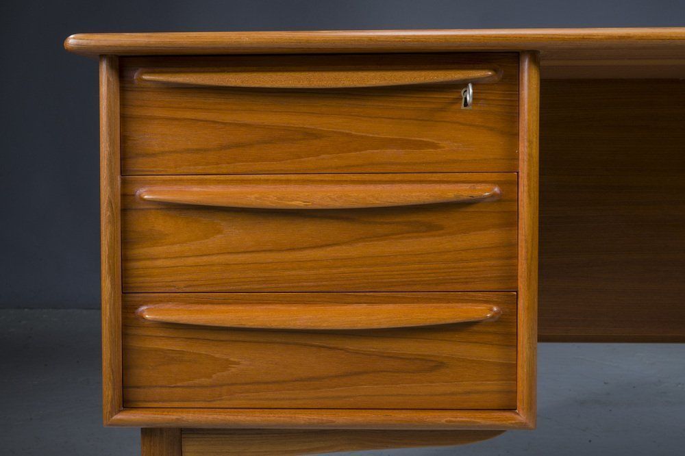 photo vinterior Mid Century Danish Modern Teak Desk By Svend Madsen For Falster, 1970s