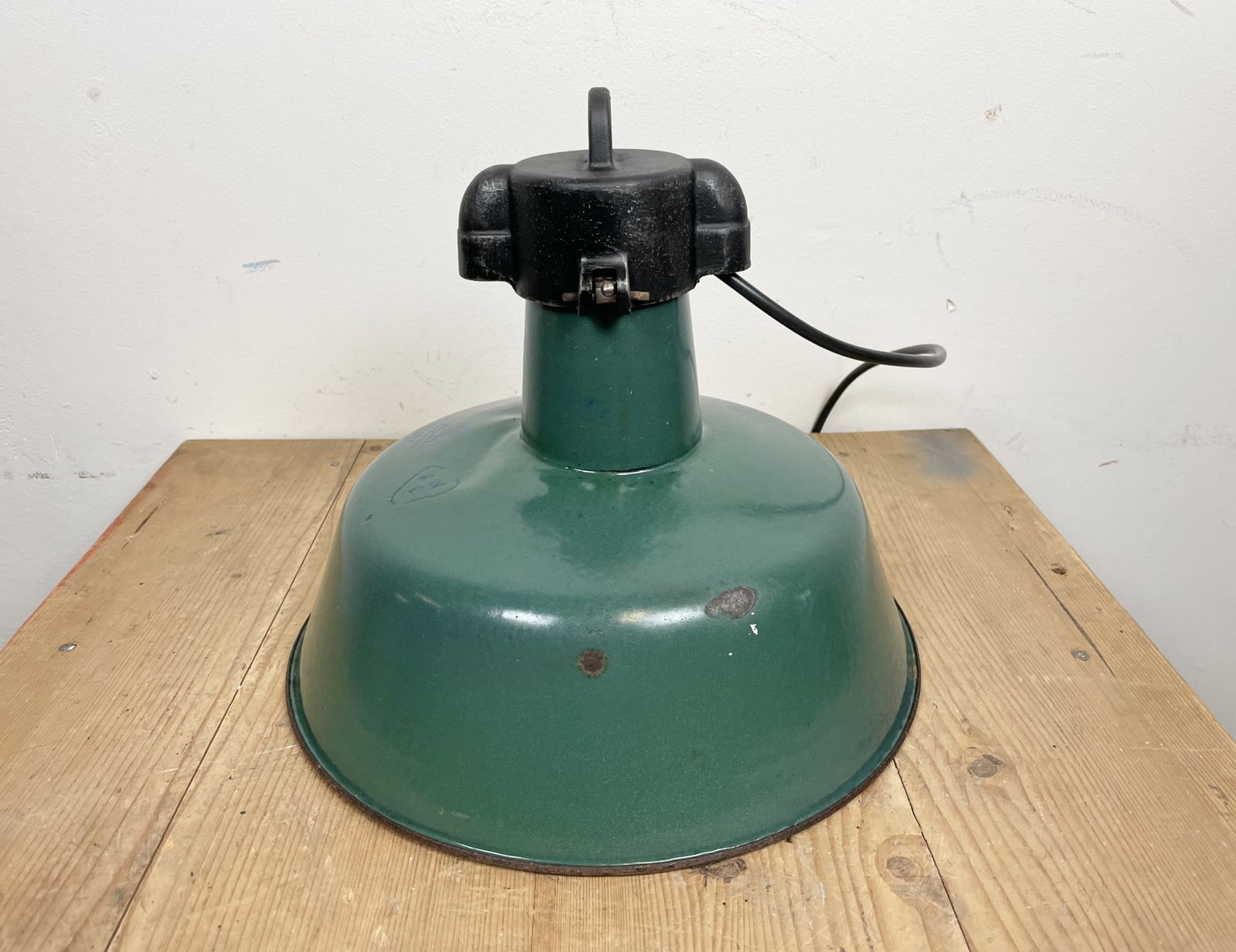 Industrial Green Enamel Factory Lamp With Cast Iron Top, 1960s, 6x photo buy