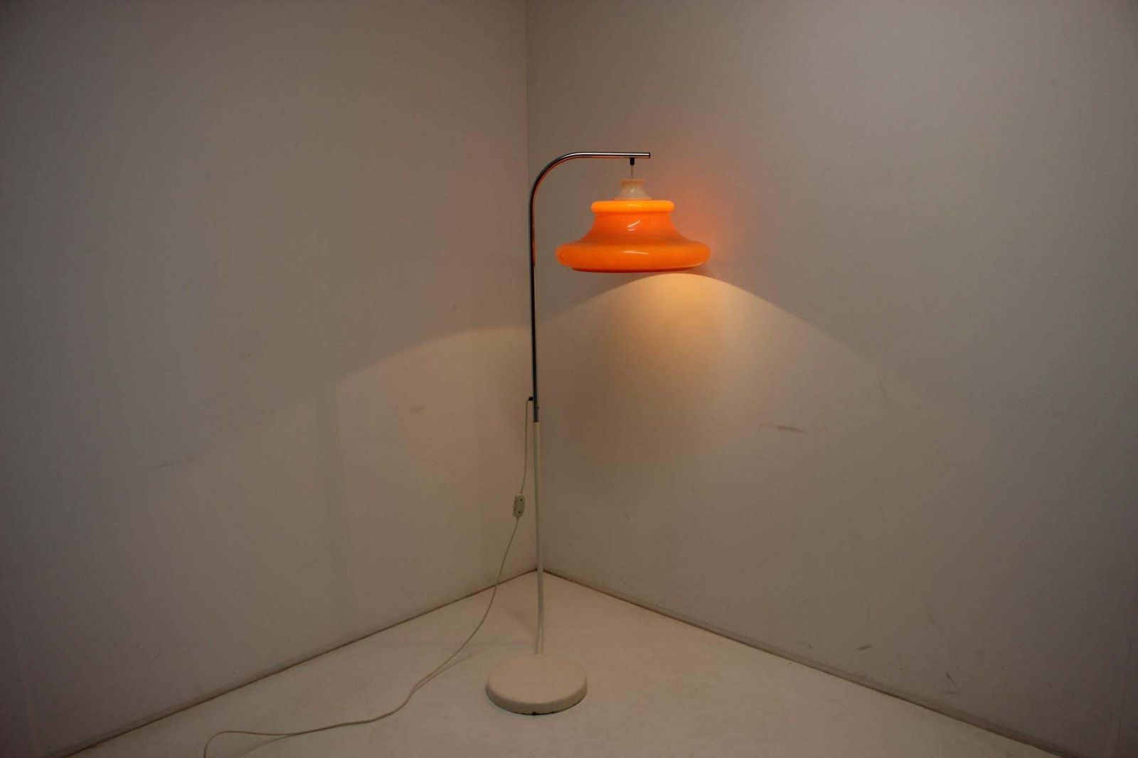 photo buy Mid Century Floor Lamp In Style Of Harvey Guzzini, 1970's