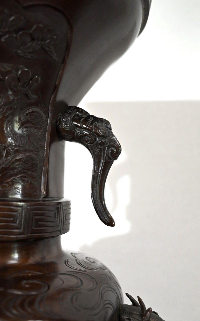 Important Pair Of Bronze Vases, Japan, 1900 photo vinterior
