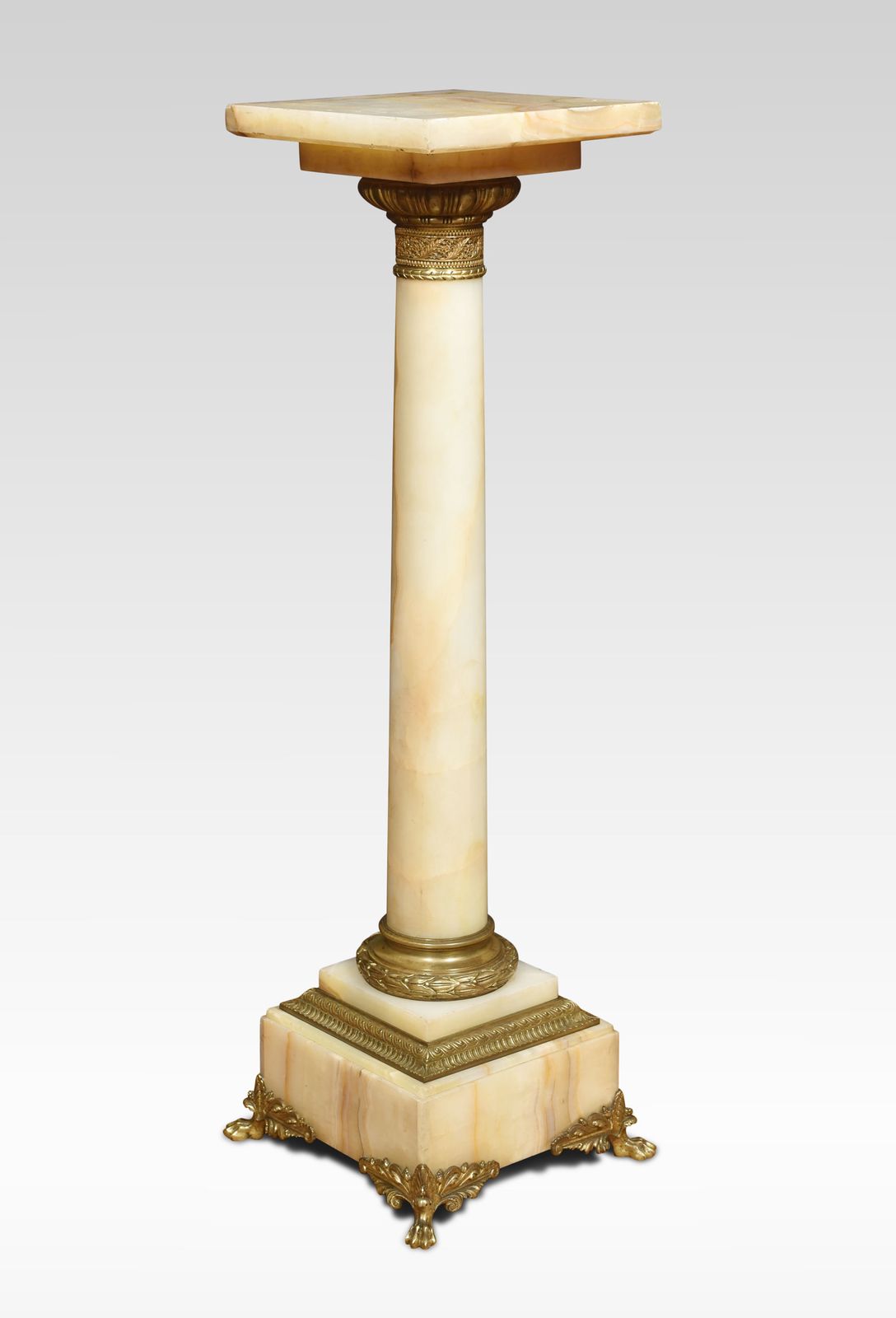 Onyx Pedestal photo vinterior