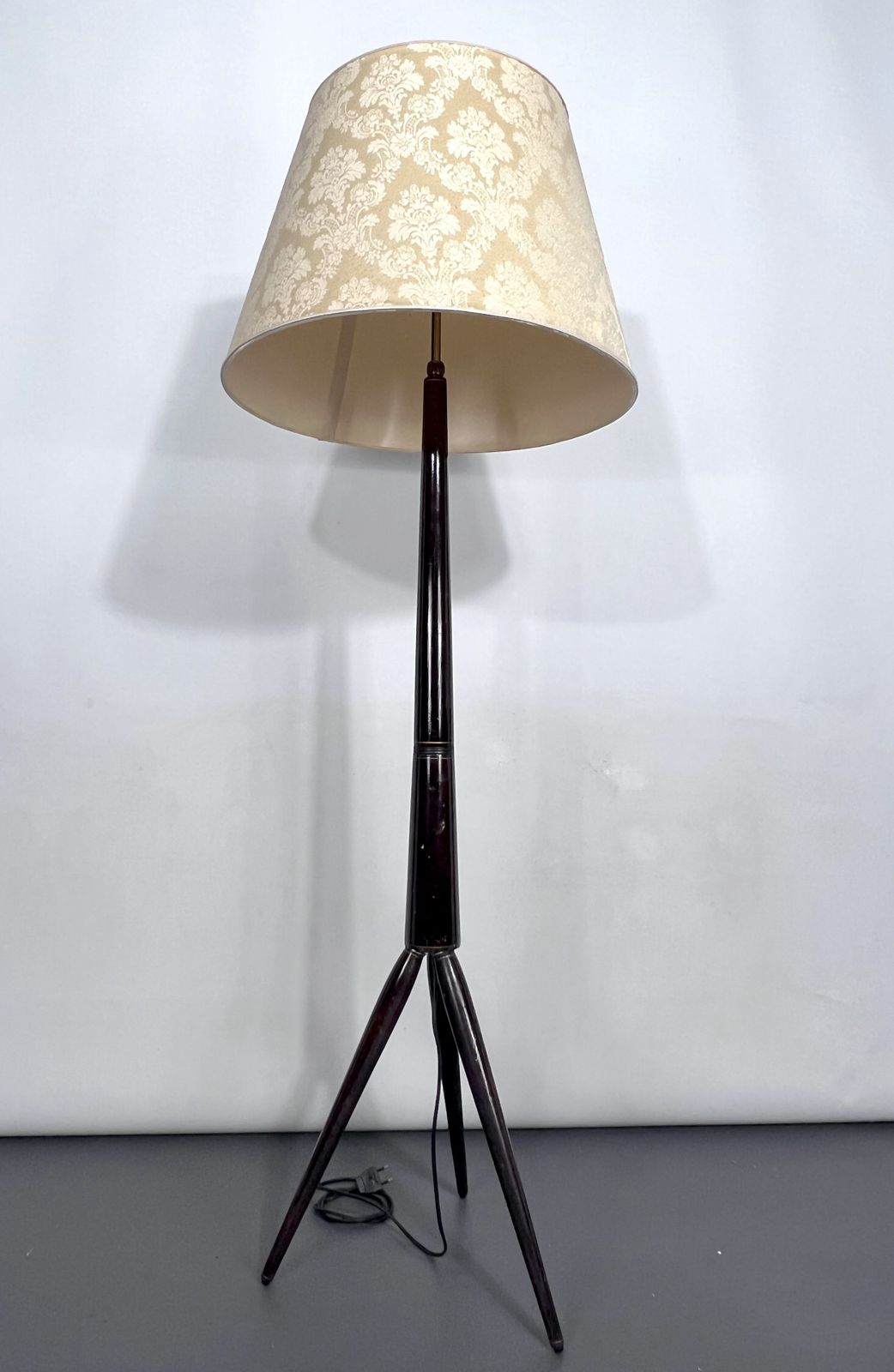 Mid Century Modern Wood Tripod Floor Lamp. Italy 1950s photo furniture