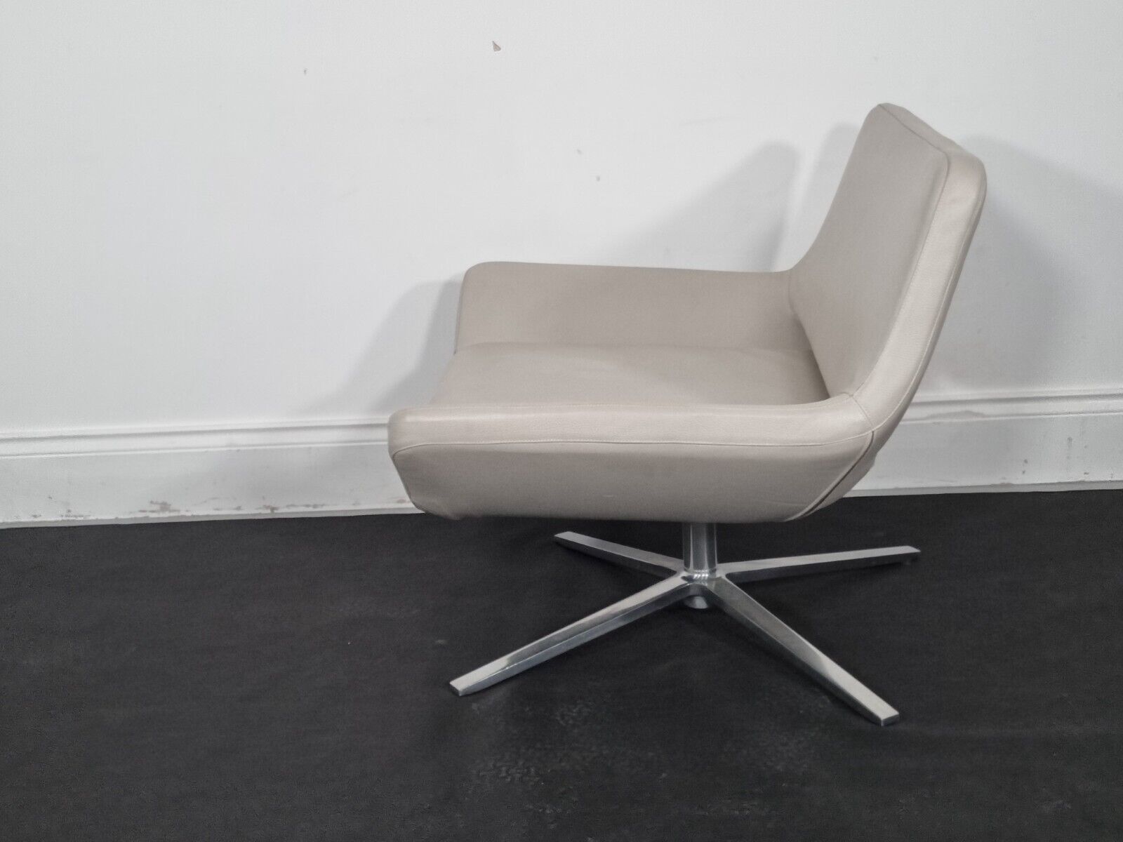 Stunning Bb Italia Metropolitan Chair In Cream Leather (Pic 4) photo buy