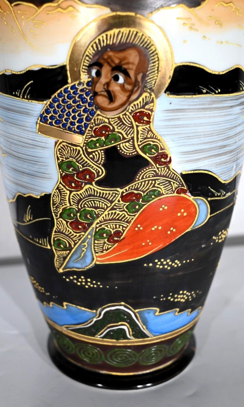 photo furniture Pair Of Japanese Porcelain Satsuma Vases   Early 20th Century