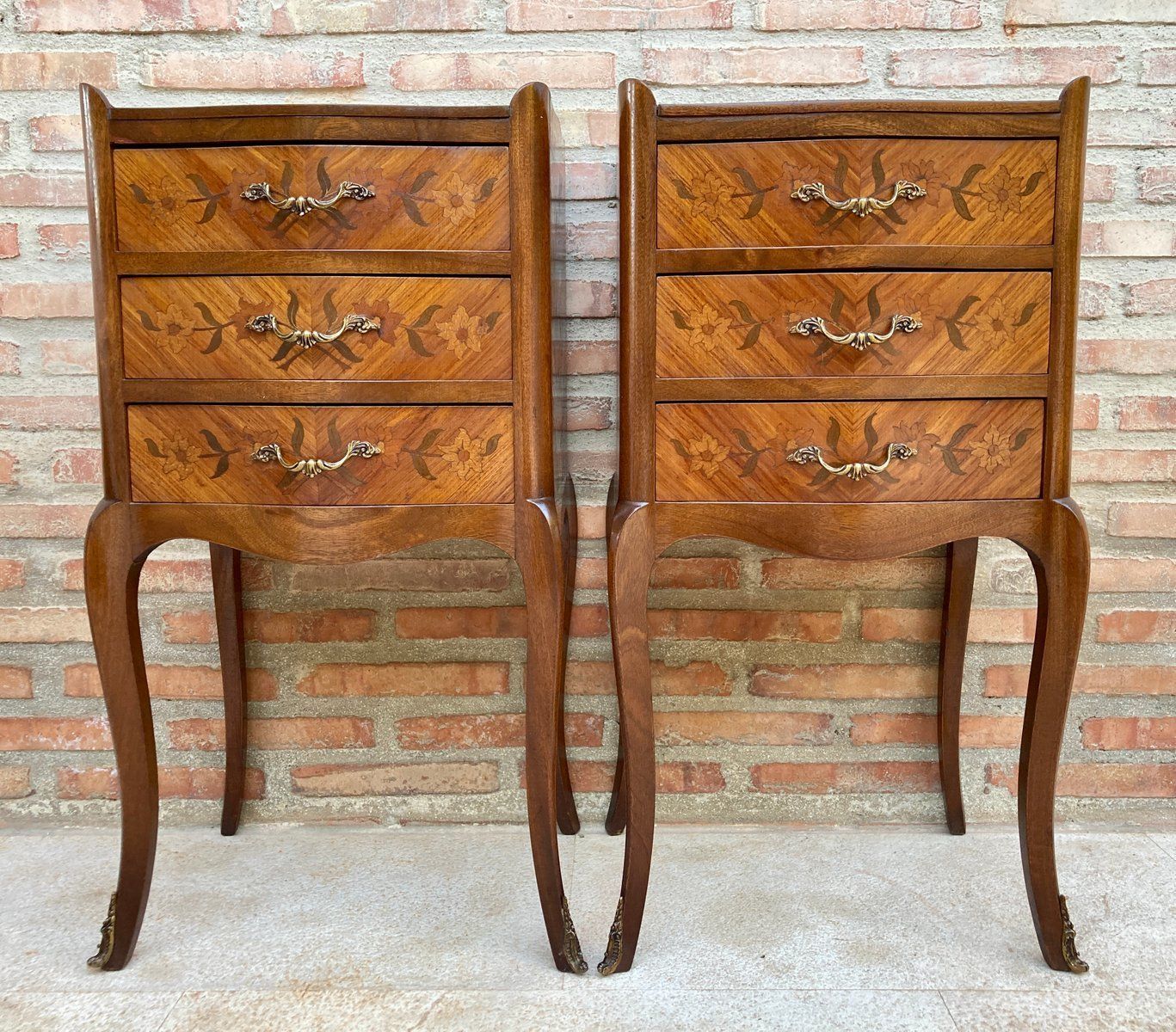 French Nightstands In Walnut With Flowers Marquetry And Bronze, 1940s, Set Of 2