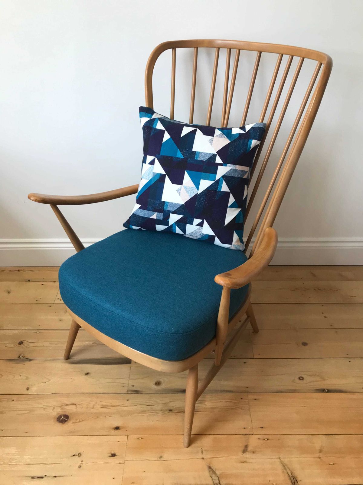 photo furniture Ercol 478 / 477 Seat Cushion In Teal Wool