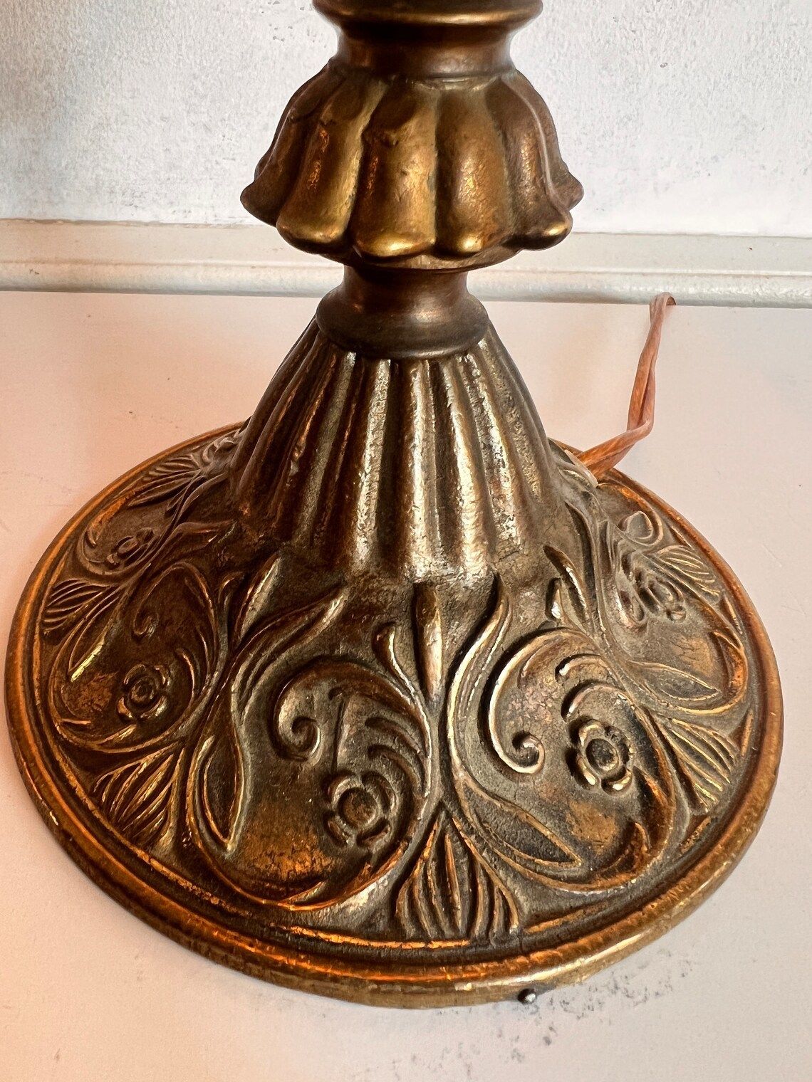 photo furniture Vintage French Porcelain Lamp Oil Style Lamp Victorian Style Home Decor Bedside Boudoir Lamp Home Lighting Interior Design
