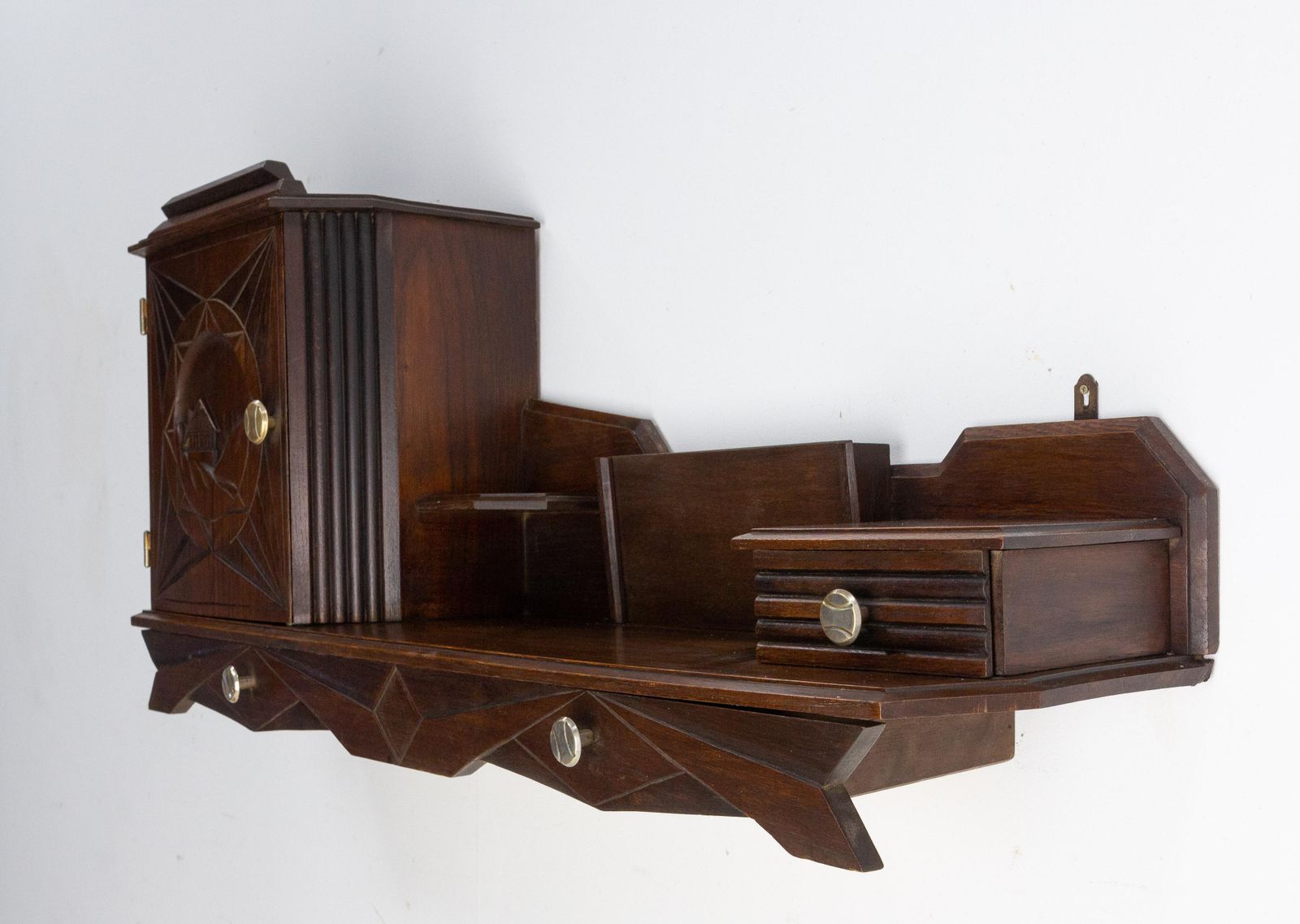 Étagère d'entrée Art déco avec cabinet et tiroirs de style chalet alpin suisse, France, 1930 photo Mobilier