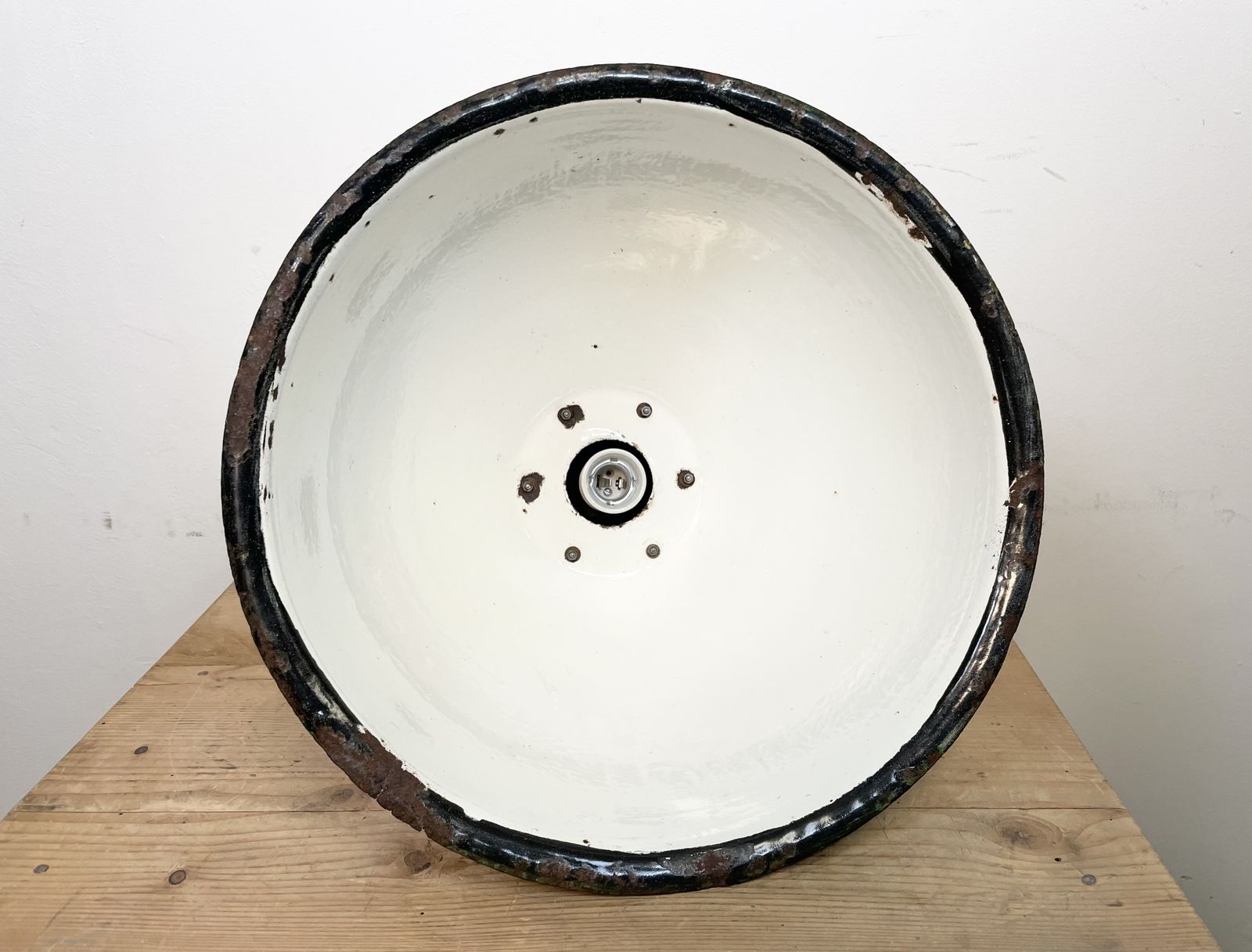 photo furniture Industrial Soviet Green Enamel Pendant Lamp, 1960s
