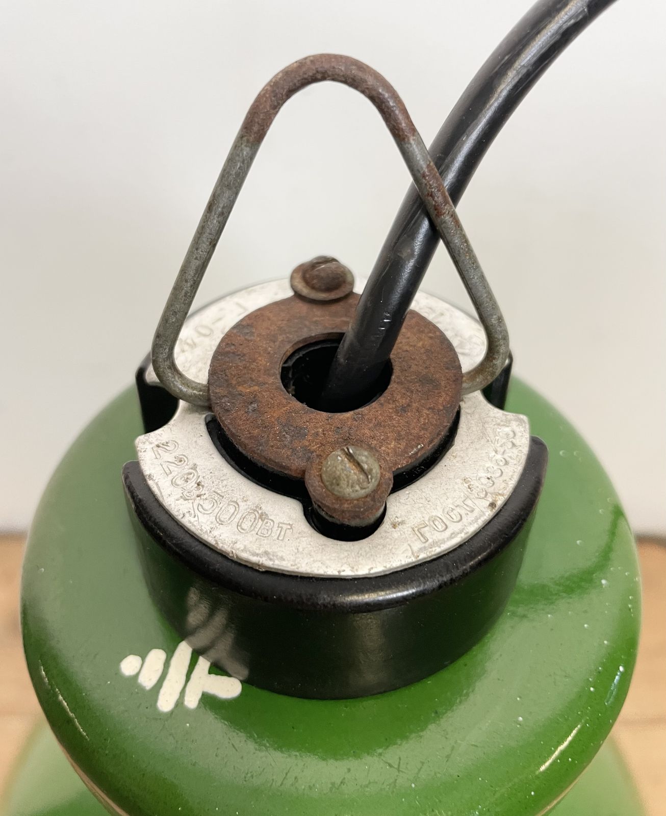 photo vinterior Industrial Soviet Green Enamel Pendant Lamp, 1960s