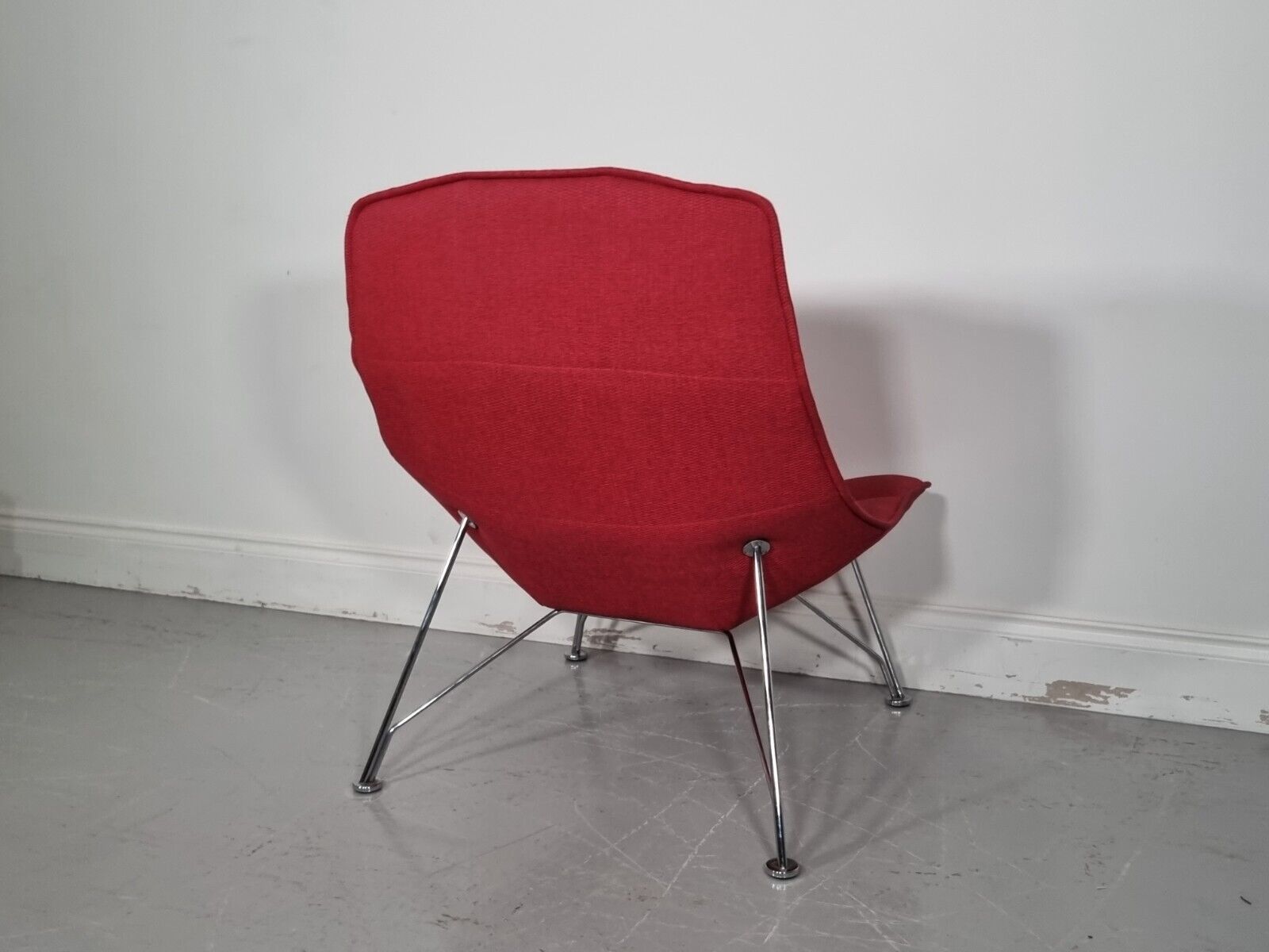 Knoll Jehs And Laub Lounge Chair In Red Fabric. photo vinterior
