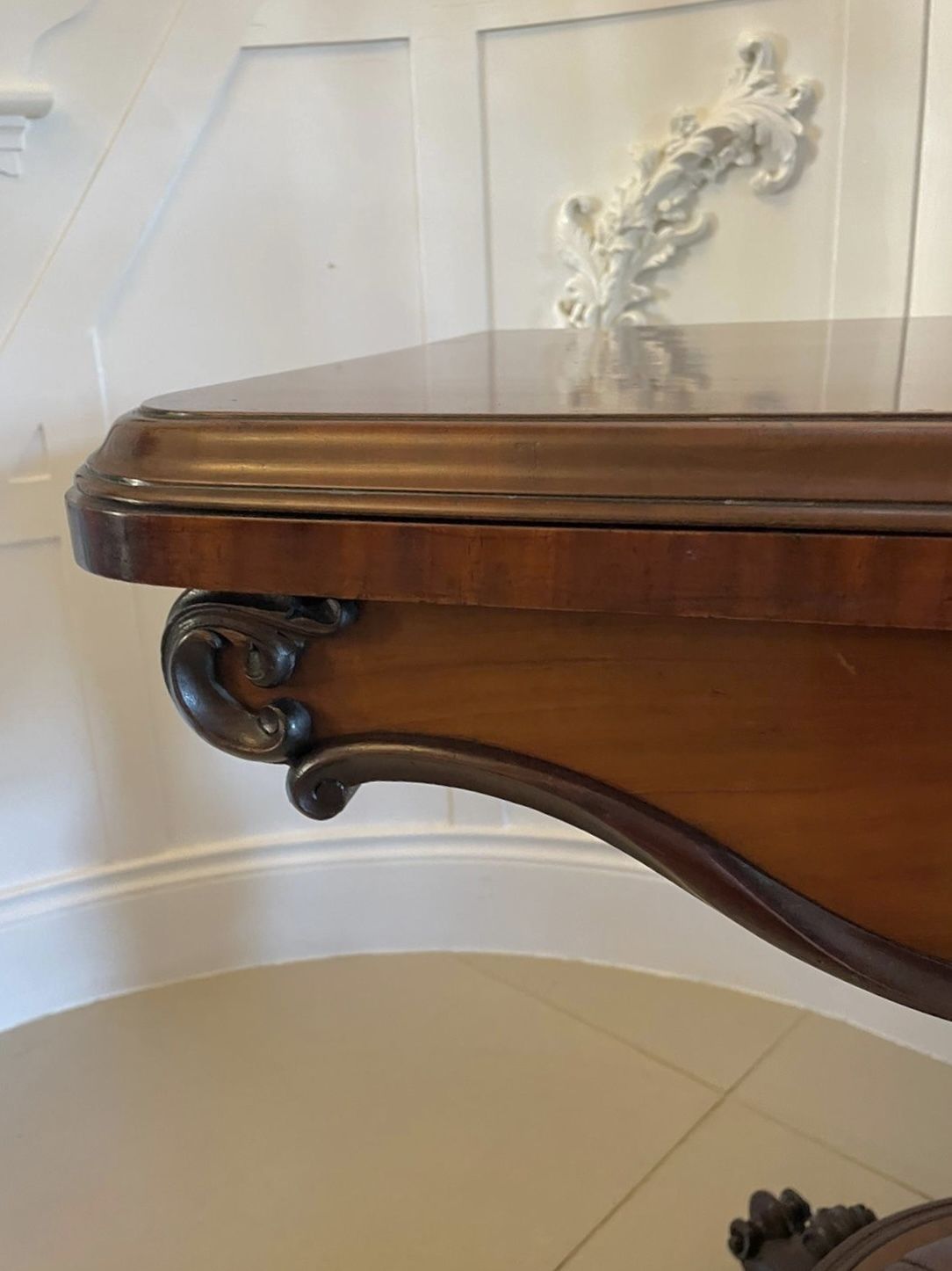 photo vintage Outstanding Quality Antique Mahogany Card Table