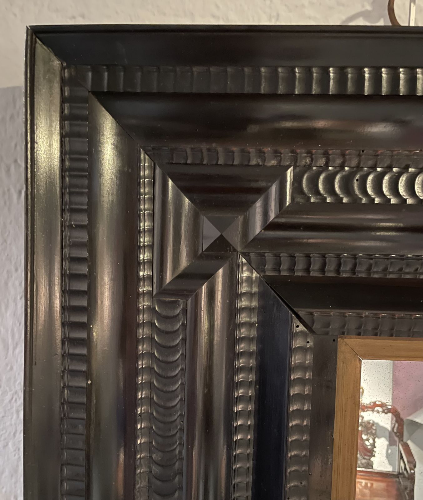 Exceptional Dutch Mirror In Veneered And Ebonized Wood. 17th Century photo vinterior
