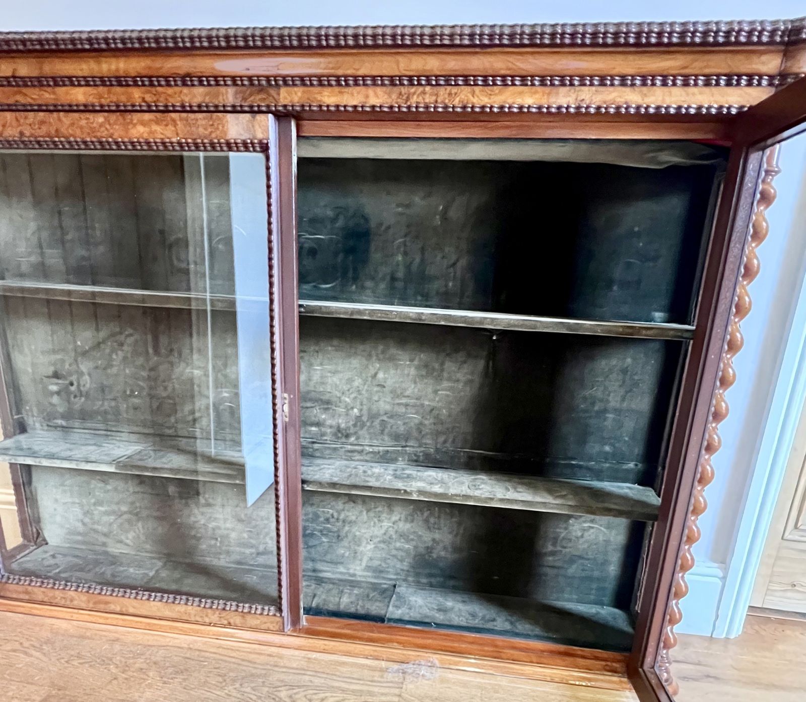 Good Quality Victorian Wall Hanging Display Cabinet photo 935.0