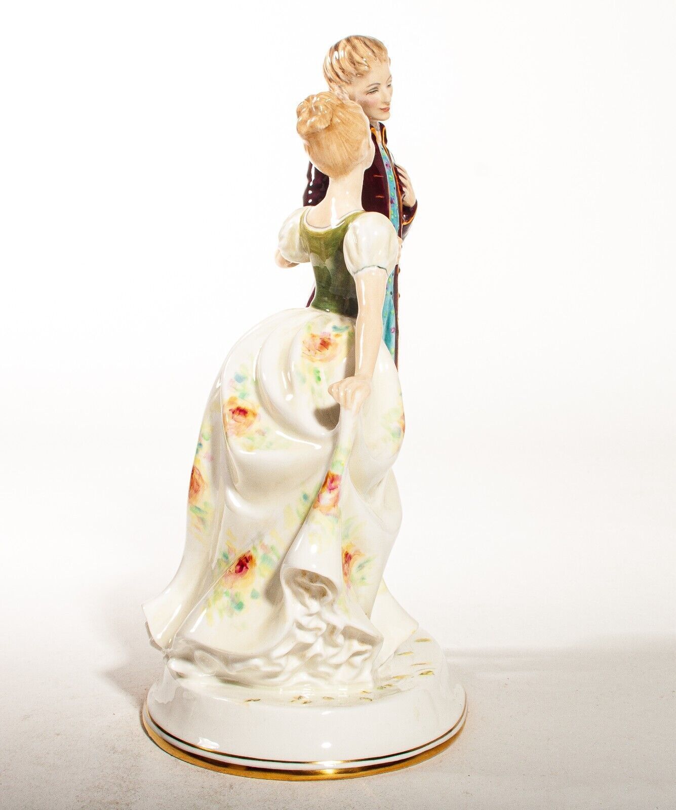 Royal Doulton Ladies Figure 'Young Love' Hn2735 Douglas Tootle Design Uk Made photo Home Decor
