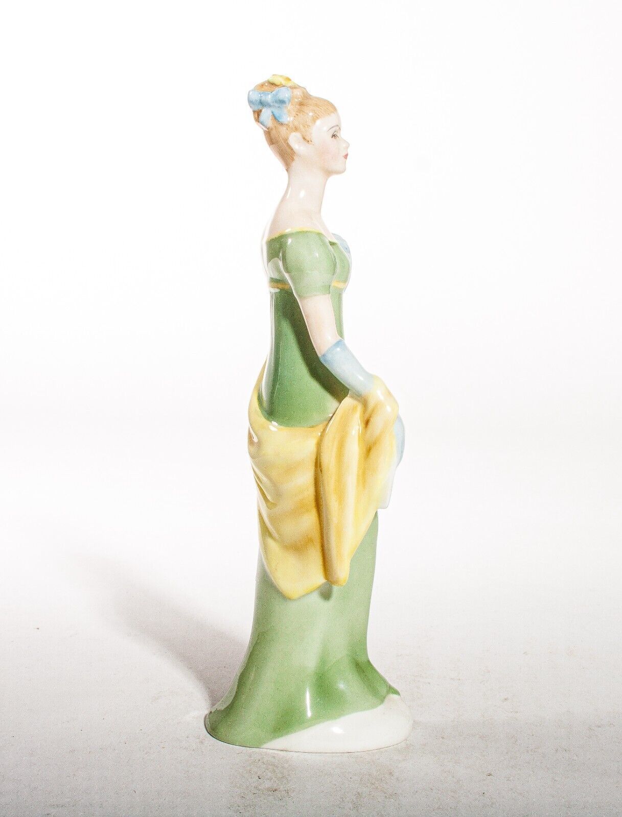 Royal Doulton Ladies Figure Lorna Uk Made photo Home Decor